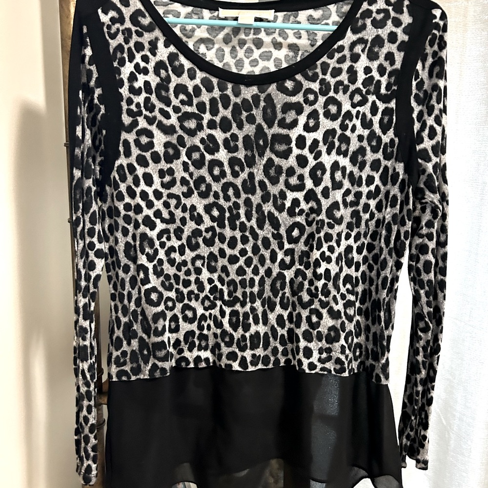 Michael kors chiffon blouse. Black chiffon trim perfect condition